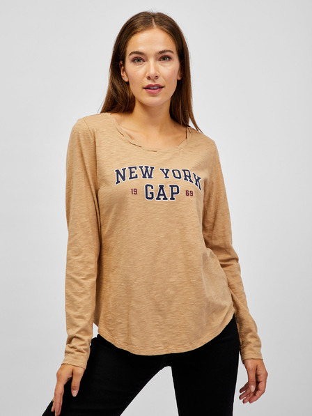 GAP T-shirt