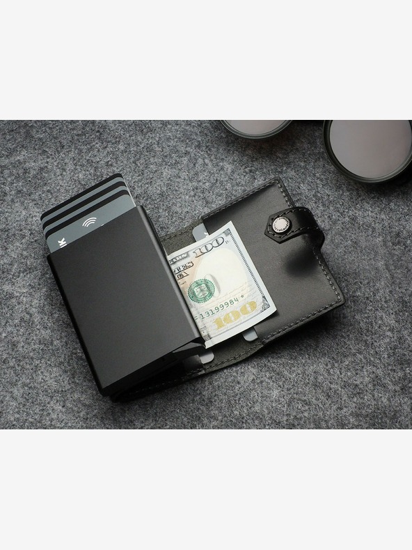 Pularys Pularys Ανδρικό δερμάτινο πορτοφόλι Hiker και σετ δώρου με μπρελόκ μαύρο 211314101