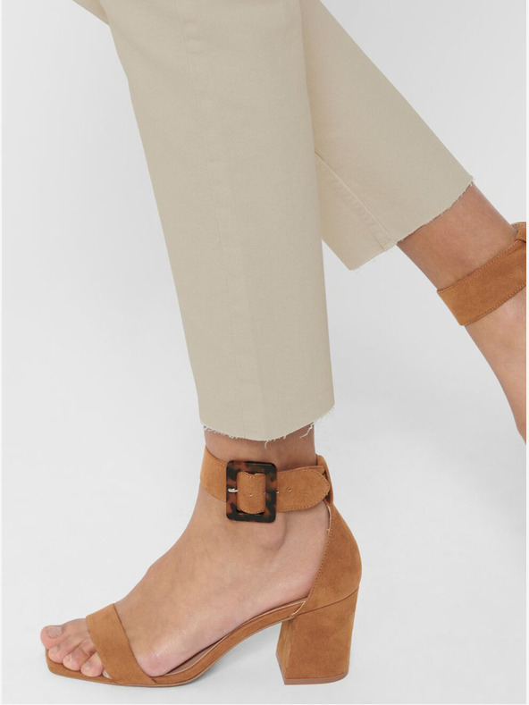 ONLY Μπεζ γυναικείο cropped τζιν σε ίσια γραμμή ONLY Emily