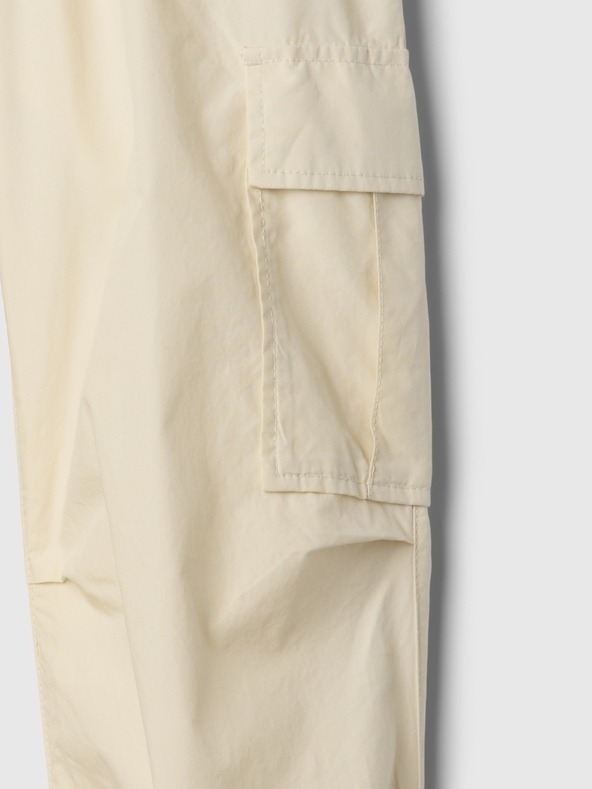 GAP Παιδικό παντελόνι Cargo με αλεξίπτωτο GAP