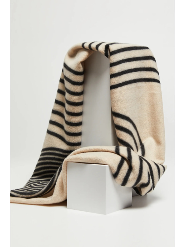 Moodo Μαύρο-μπεζ γυναικείο εμπριμέ κασκόλ Moodo