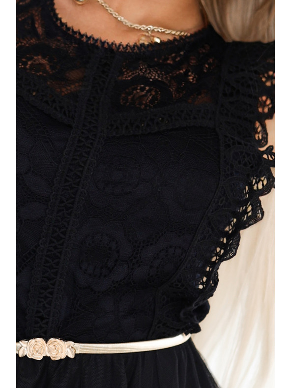 numoco Δαντελένιο φόρεμα GRETA με τούλινη φούστα και χρυσή ζώνη