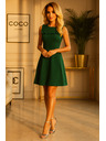 numoco Πράσινο φόρεμα BLANKA με τραπεζοειδή λαιμόκοψη και βολάν