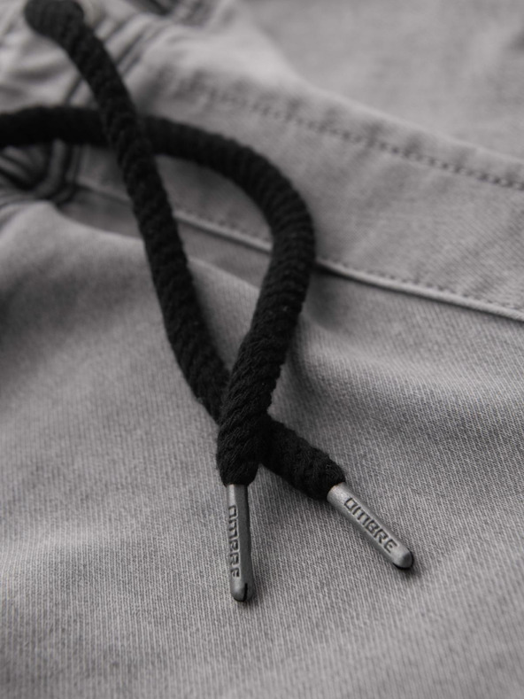 Ombre Clothing Ανδρικό τζιν σορτς με διακοσμητική ραφή - ανοιχτό γκρι