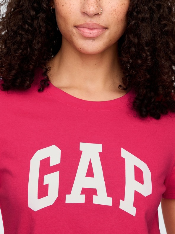 GAP T-shirt με λογότυπο GAP