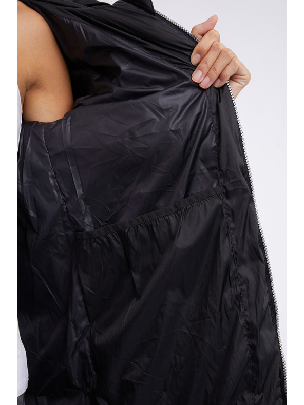 Sam 73 Μαύρο γυναικείο χειμερινό καπιτονέ παλτό SAM 73 Hedvika